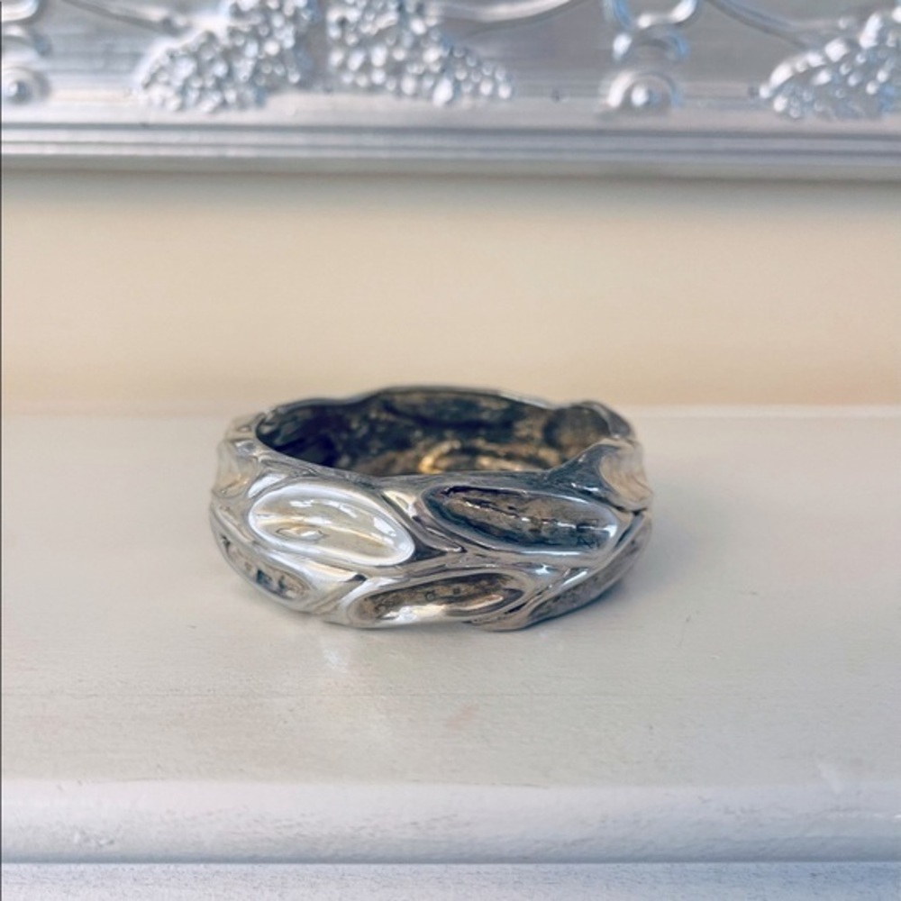Round hinged silver plated bracelet